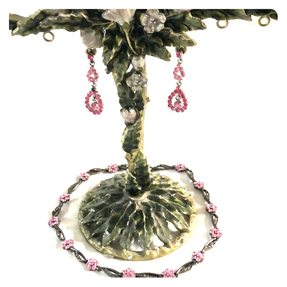 Costume necklace and earrings.